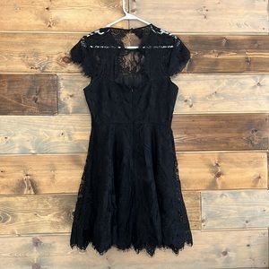 BB Dakota black lace capped sleeve dress size 6